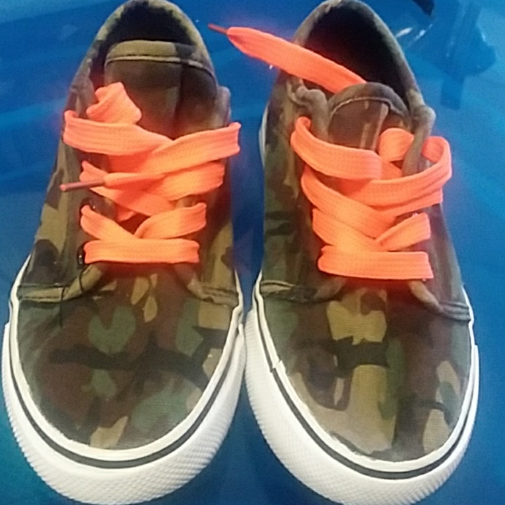Kids sneakers